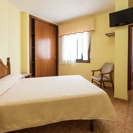 O Camouco Pensión 2*